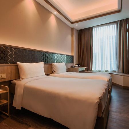 Aqueen Prestige Hotel Jalan Besar Singapura Luaran gambar