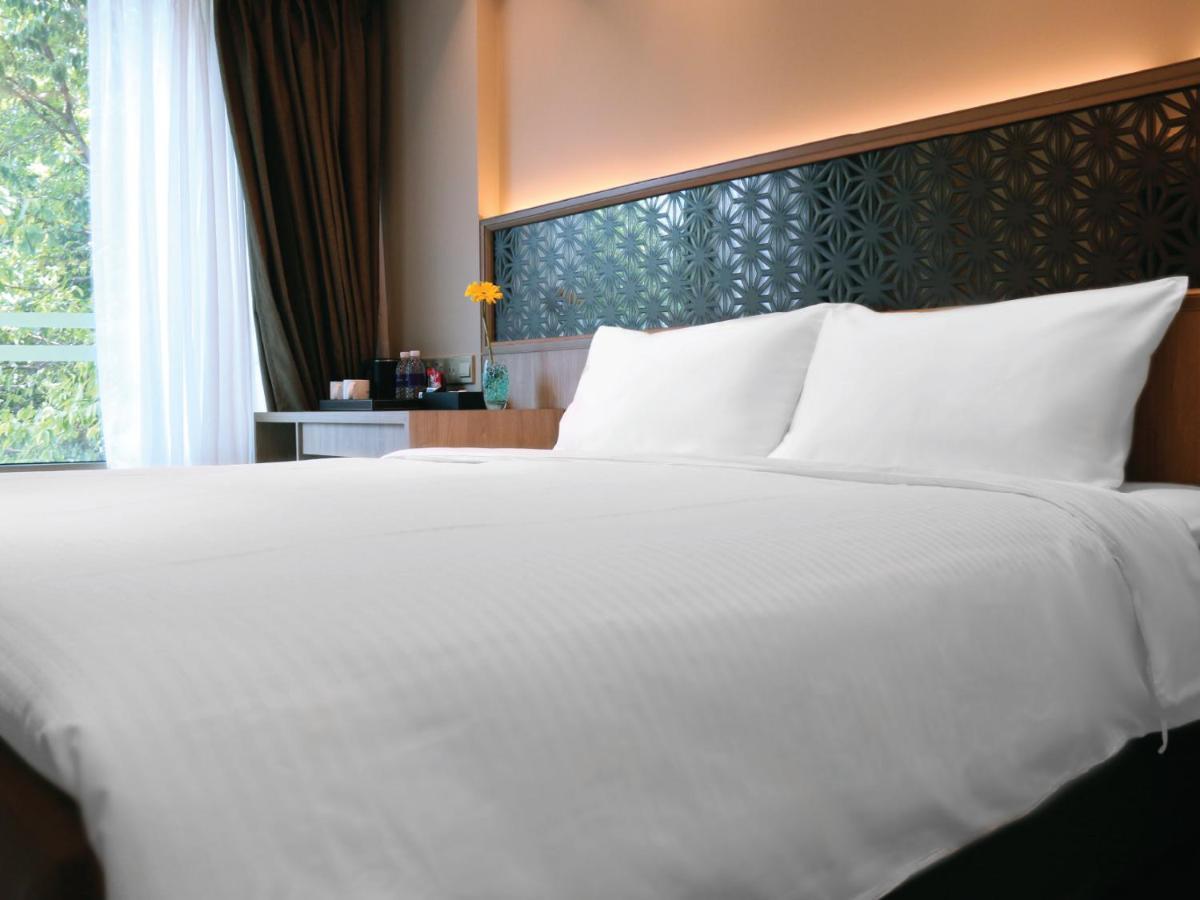 Aqueen Prestige Hotel Jalan Besar Singapura Luaran gambar