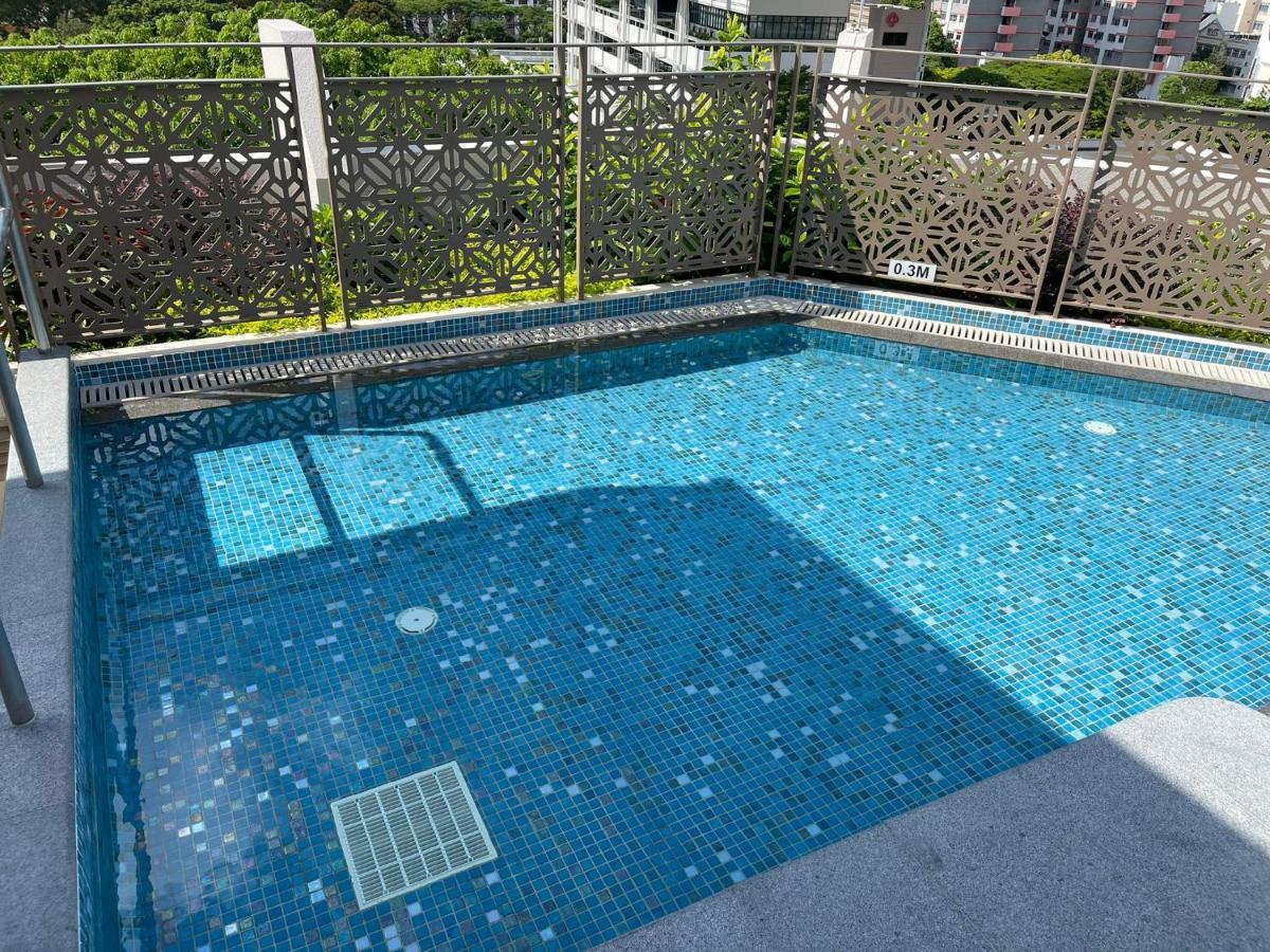 Aqueen Prestige Hotel Jalan Besar Singapura Luaran gambar