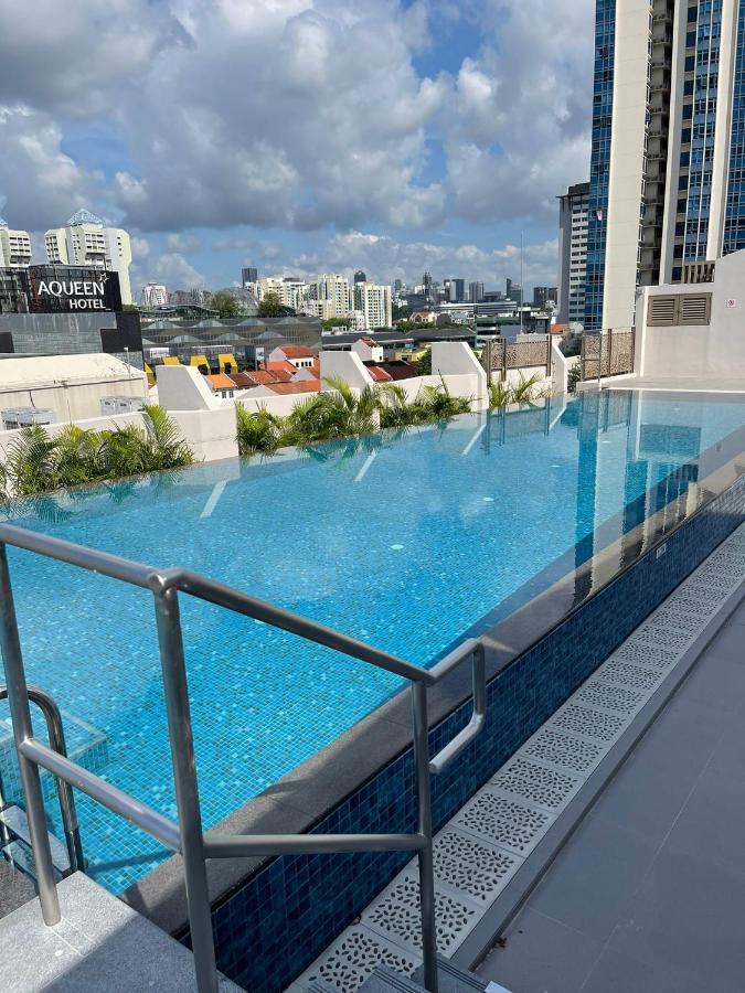 Aqueen Prestige Hotel Jalan Besar Singapura Luaran gambar