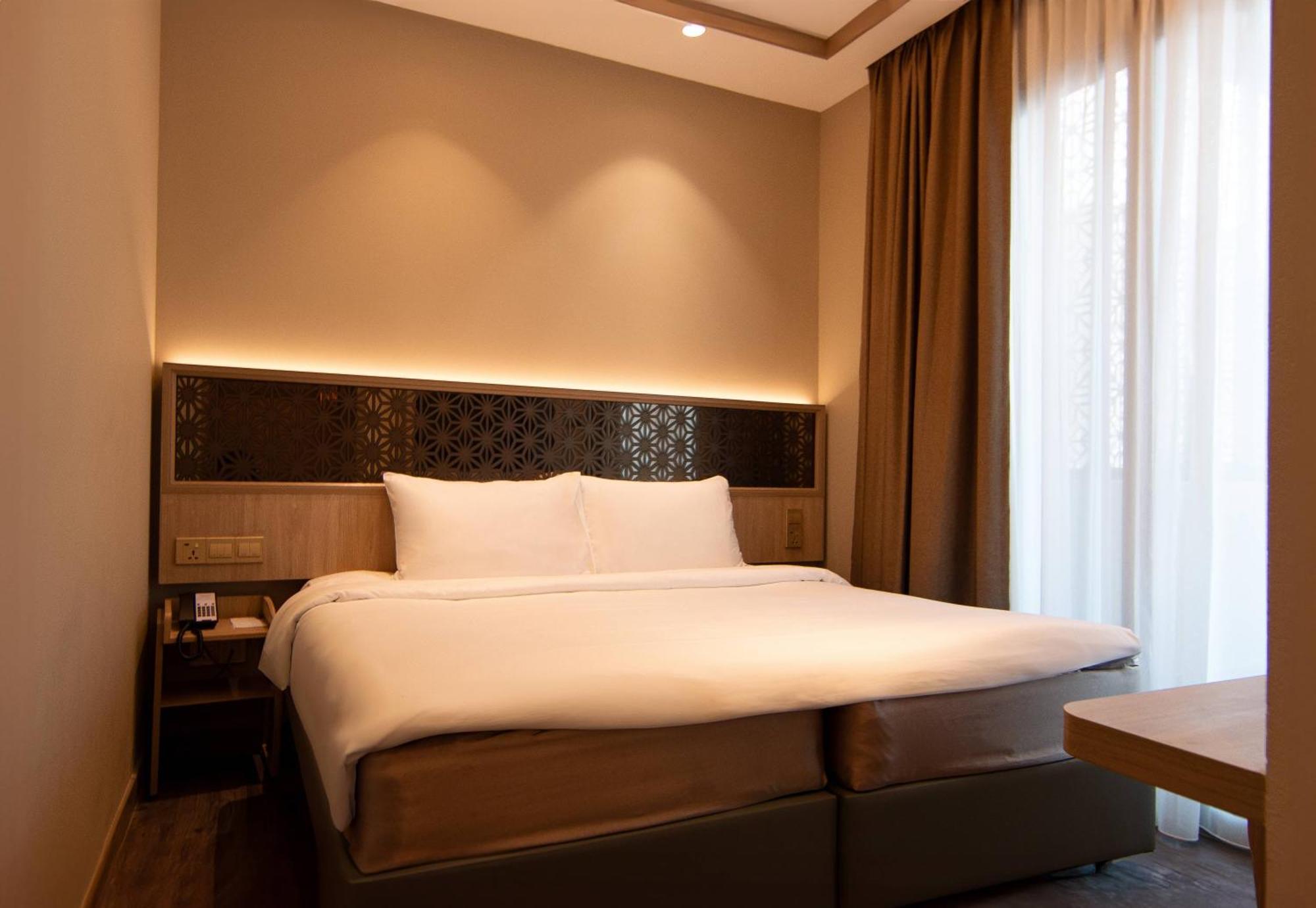 Aqueen Prestige Hotel Jalan Besar Singapura Luaran gambar