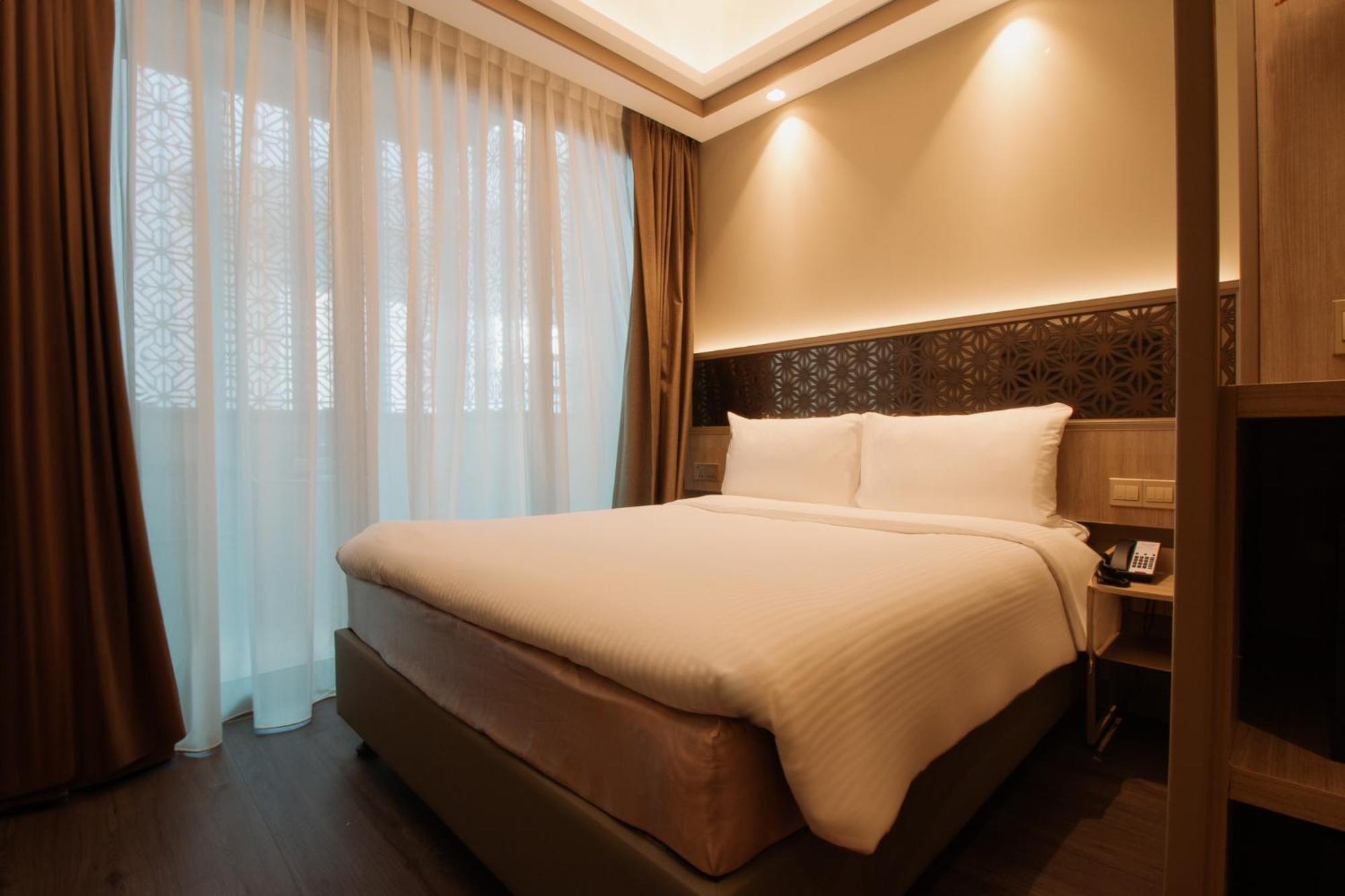 Aqueen Prestige Hotel Jalan Besar Singapura Luaran gambar