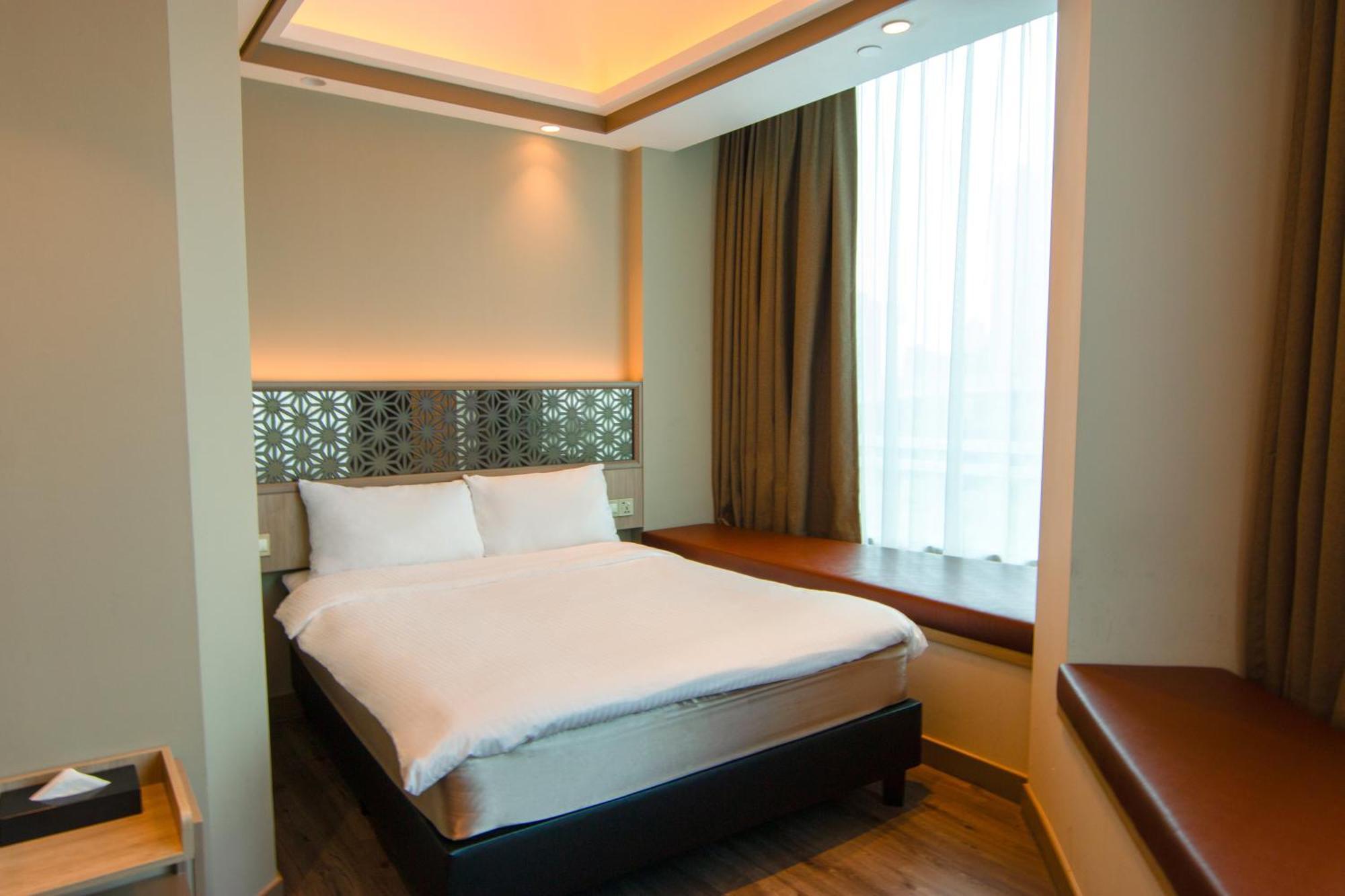 Aqueen Prestige Hotel Jalan Besar Singapura Luaran gambar